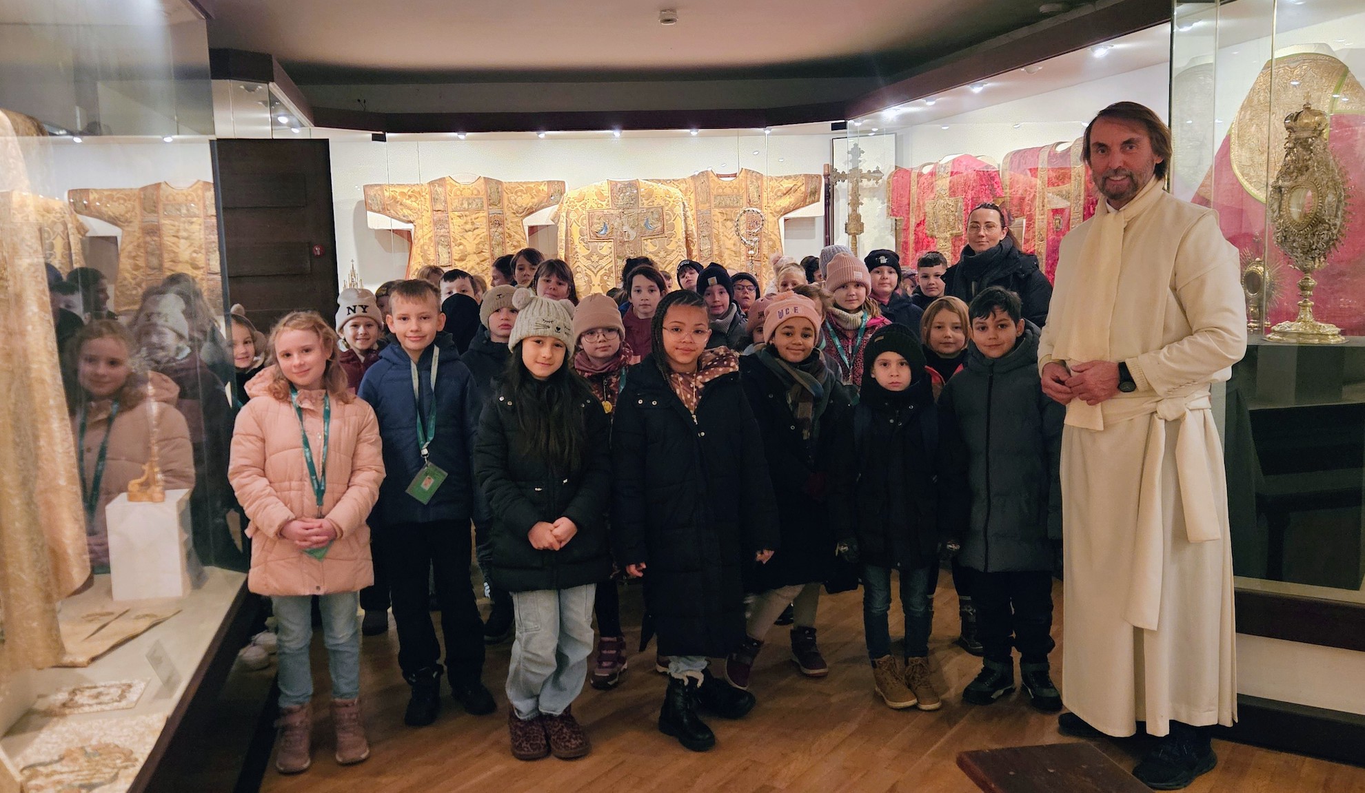 Wo der Marathon-Pater lebt - Kommunionkinder entdecken im Winter das Kloster der Abtei Hamborn
